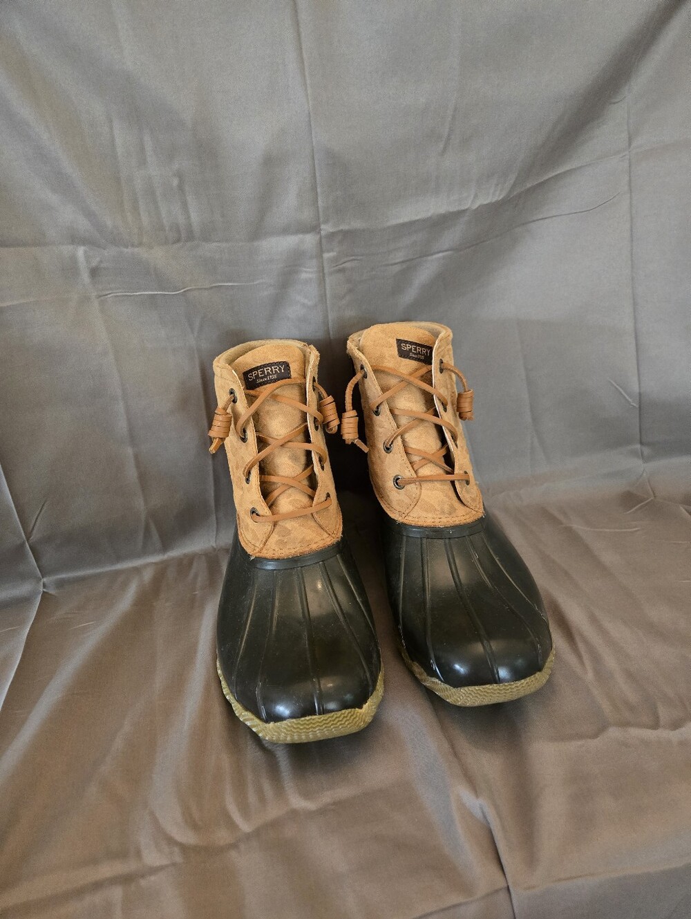 Sperry Women's Saltwater Lace Up  Duck Boots. Black/Brown Women Size 8.